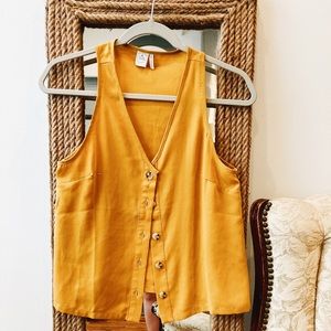 Mustard yellow small vest